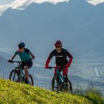Biker am Berg mit CUBE MTBs - WAIBEL BIKES